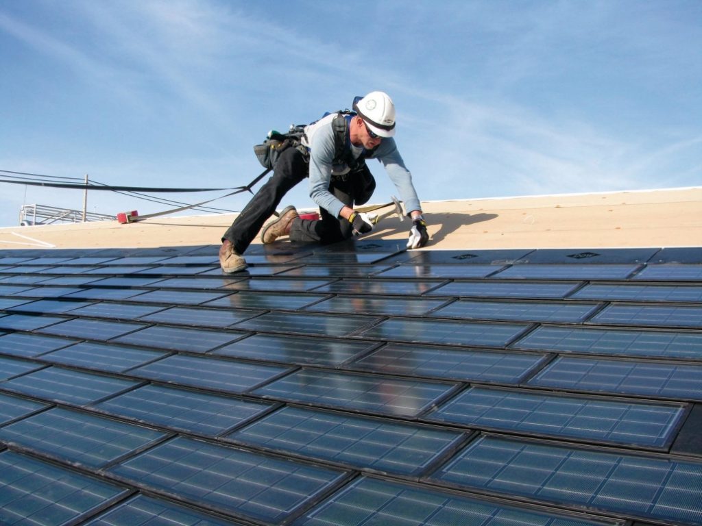 Why Choosing Professional Roofing Contractor Is Important For Replacing Your Roof?