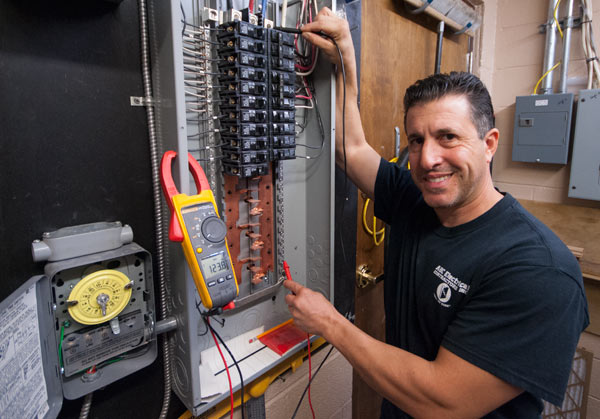 When To Hire An Electrical Contractor?