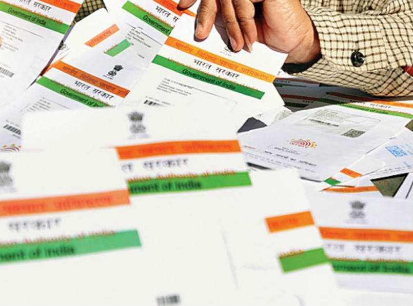 7 Reasons Why You Should Get Your Aadhaar Linked To All Your Accounts, Investments & SIM Card